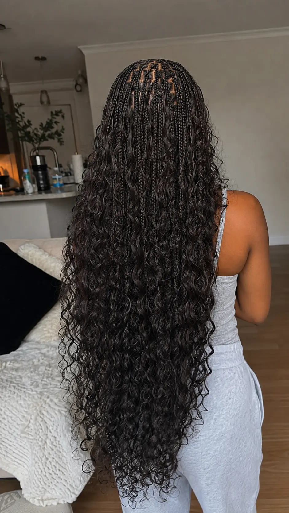 Extra-long mermaid curls in a Jada Wayda hairstyle